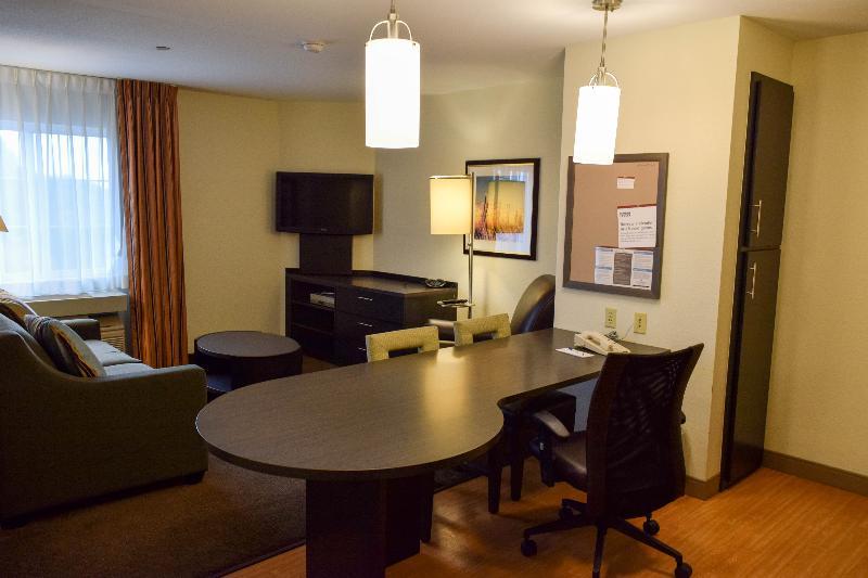 Sonesta Simply Suites Wichita Airport Exterior foto