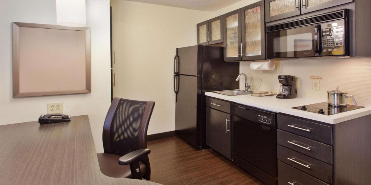 Sonesta Simply Suites Wichita Airport Exterior foto