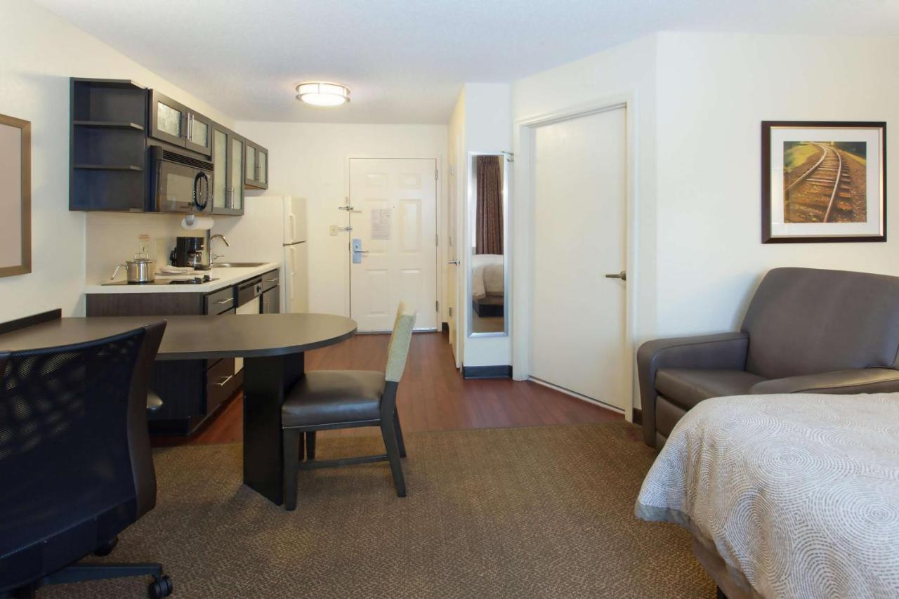 Sonesta Simply Suites Wichita Airport Exterior foto