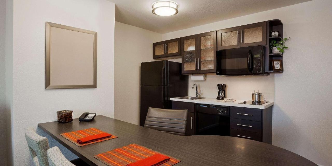 Sonesta Simply Suites Wichita Airport Exterior foto